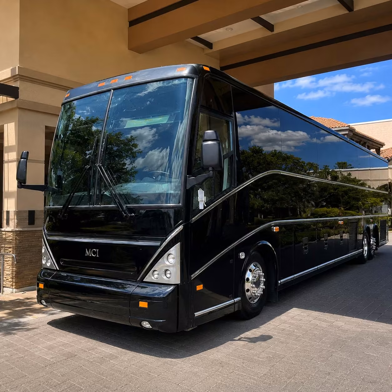 construction crew and worksite shuttle services around weymouth